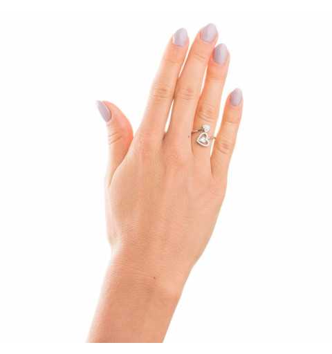 Srebrny pierścionek z serduszkami z białymi cyrkoniami