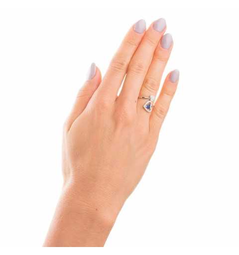 Srebrny pierścionek z serduszkami z niebieską cyrkonią