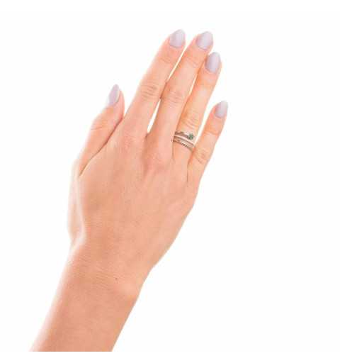 Srebrny pierścionek ze szmaragdowym kwiatem