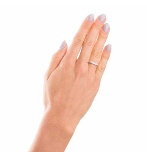 Srebrny minimalistyczny pierścionek białe cyrkonie