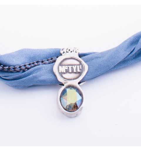 Srebrna bransoletka MOTYLE wykonana z naturalnego jedwabiu w kolorze niebieskim z Kryształem Swarovskiego Multicolor MJS3036