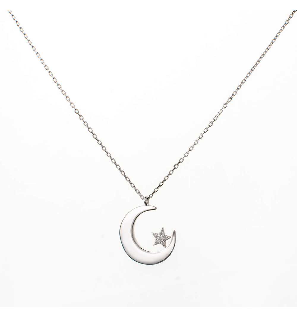 Srebrny naszyjnik z wisiorkiem w kształcie półksiężyca